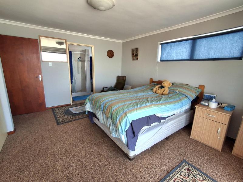 4 Bedroom Property for Sale in Britannia Bay Western Cape